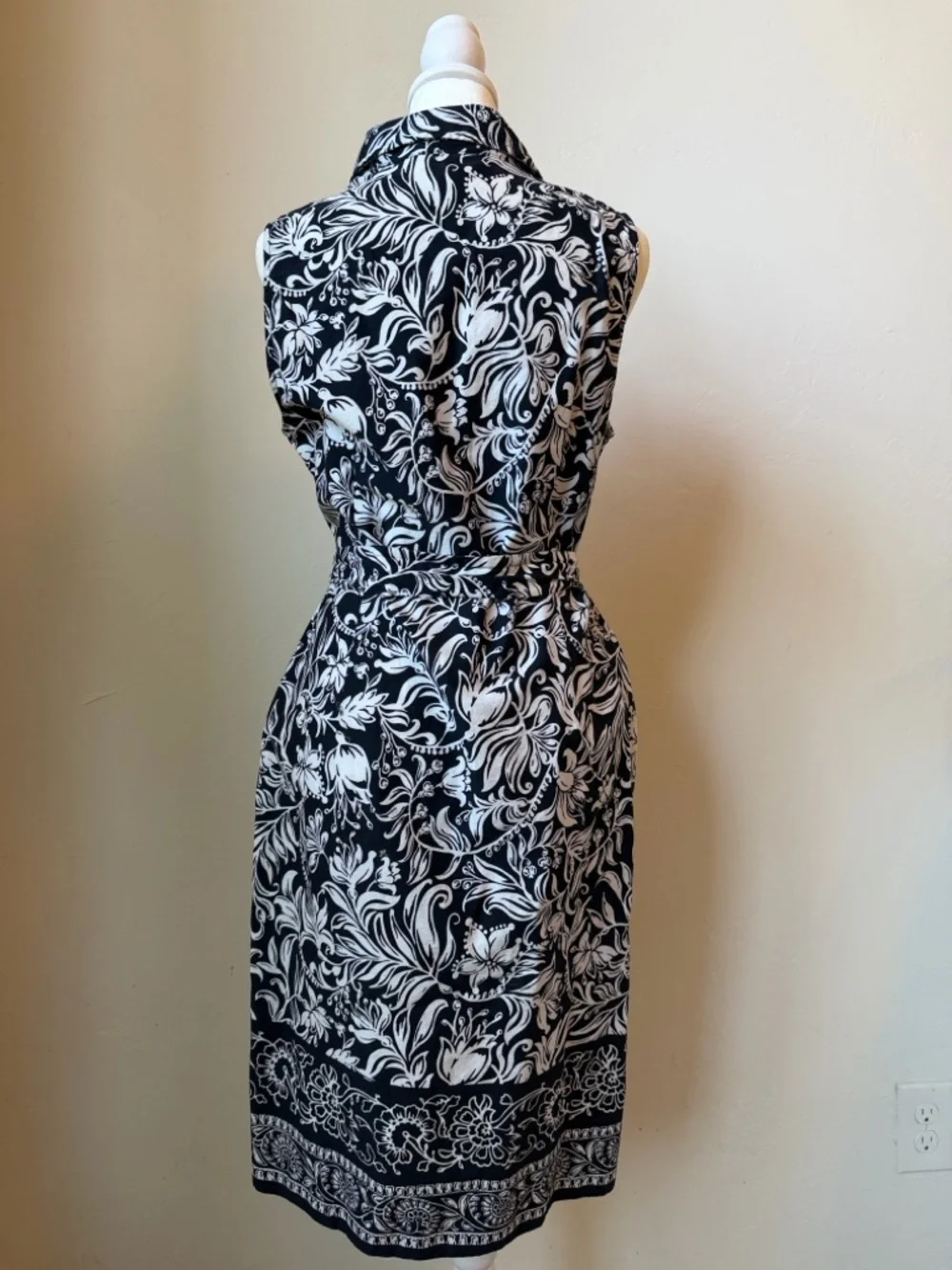 Sleeveless Navy & White Floral Shirt Dress with Tie Waist - Picture 5 of 8